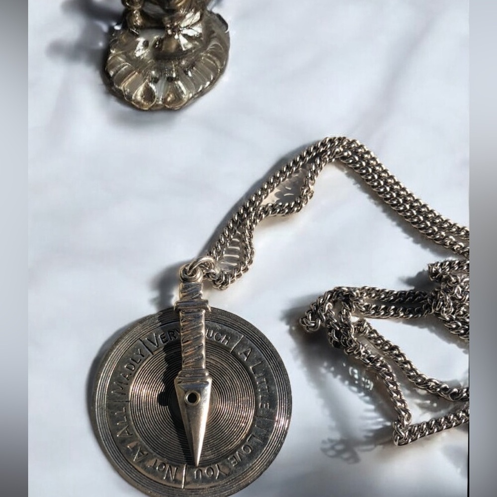 Nest Pendant and Chain.